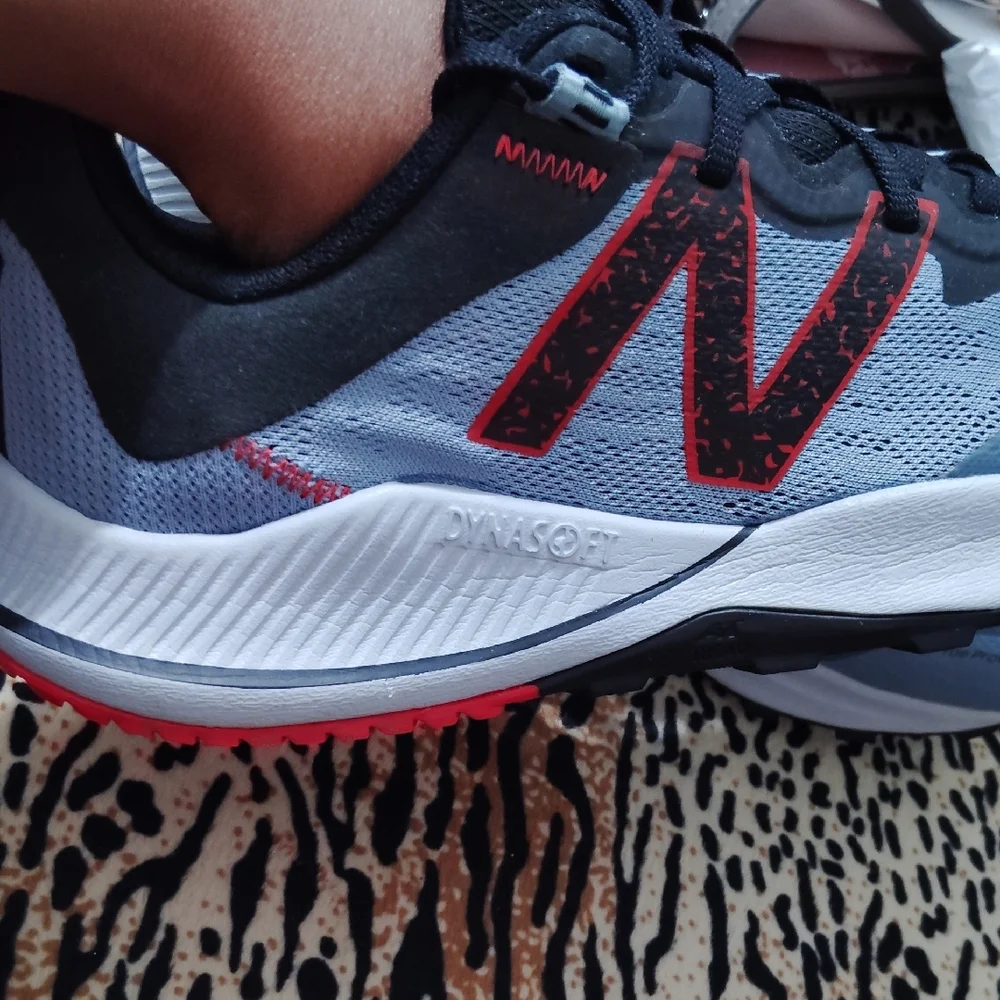 New Balance DynaSoft Nitrel v4 Men Size 10 Trail Running Shoes Hiking EUC - Picture 2 of 8
